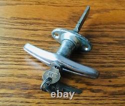 1930s 1940s 1950s Tshaped Handle Avec Keys Vtg Serrure De Couvercle De Pont Extérieur