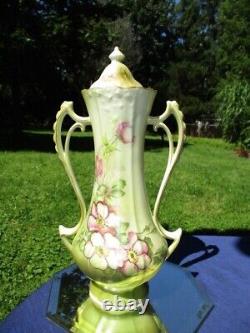 Art Deco Nippon 2 Poignées Urne Vase & Couvercle Rose Rose Sauvage sur Vert Céladon