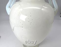 Art Déco Steuben Frederick Carder Urne/Vase en ivoire avec poignées opalescentes