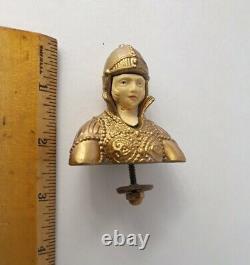 Buste miniature en laiton antique Art Déco figurant une femme avec un casque comme poignée de 2,5 pouces.