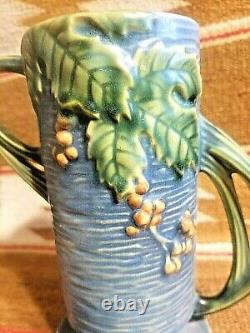 Dans Les Années 1940, Roseville Art Pottery Vase Blue Bushberry 2 Twig Handles 32-7 Mint Perfct
