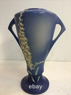 Grand vase à fleurs ArtDeco à double poignée en bleu Foxglove Roseville des années 1940, 5516