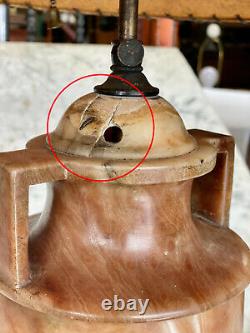 Lampe Antique De Table De Poignée D’urne En Marbre Art Déco Avec L’ombre En Fibre De Verre
