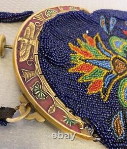 Pochette ancienne en perles françaises des années 1920, cadre en celluloïd de style Art Déco, revival égyptien