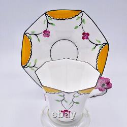 Tasse à soucoupe à poignée de fleur Melba Art Déco Octogonale Floral Peinte à la Main Angleterre