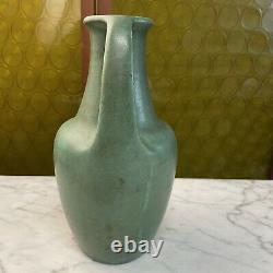 Teco Pottery Vase Vert À Deux Mains Estampillé / Sculpté 2x