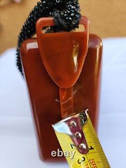 VTG 40s Brown BAKELITE Box Handbag Black Glass Beads Braided Handle Art Deco <br/>

		 
 <br/> Traduction en français : Sac à main en boîte BAKELITE marron des années 40 avec perles en verre noir et poignée tressée de style Art Déco
