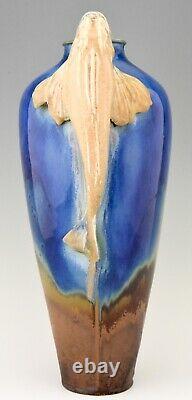 Vase En Céramique Bleu Art Déco Avec Poignées De Poisson Gilbert Météonier, Attribué À