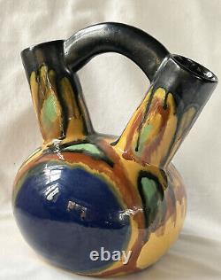 'Vase à double anse avec signature d'Henri Delcourt, potier français de l'Art déco'