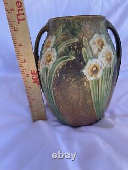 Vase à jonquilles et lys de Roseville de 7,75 pouces de hauteur, poterie vintage Art Déco à poignée