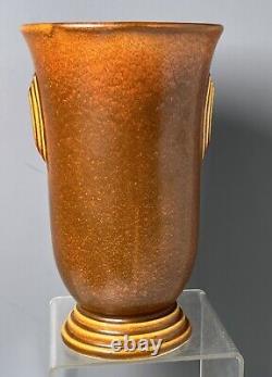 Vase à poignée en poterie d'art vintage de 1920 Roseville Rosecraft orange brûlé 8 1/2 pouces.