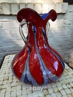 Vase en verre avec double poignée, art russe, de 7 1/2 pouces de hauteur et 7 pouces de diamètre en Azerbaïdjan.