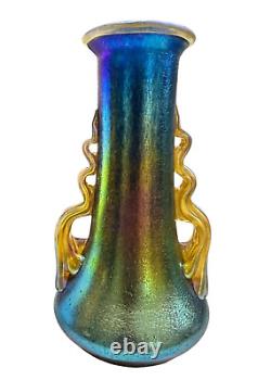 Vase en verre d'art iridescent bleu cobalt Loetz Art Deco Norma avec poignées appliquées