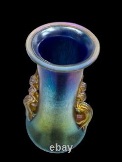 Vase en verre d'art iridescent bleu cobalt Loetz Art Deco Norma avec poignées appliquées