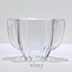 Vase en verre ou en cristal à deux anses de style Art Déco Baccarat