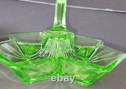Verre Art Déco de l'Indiana Glass Grande Pyramide #610 Plat à Condiments en Vaseline Verte qui Brille des Années 1930