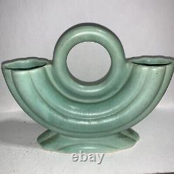 Vintage Green Camark Potterie Poignée Circulaire Art Déco Double Vase 7x9x2.5 Paire