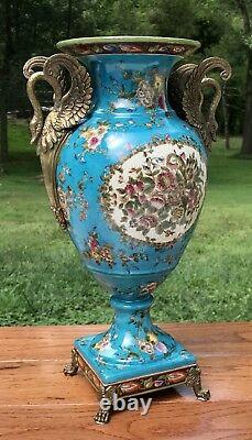 Wong Lee Blue Art Déco Porcelaine & Bronze Swan Handle Vase